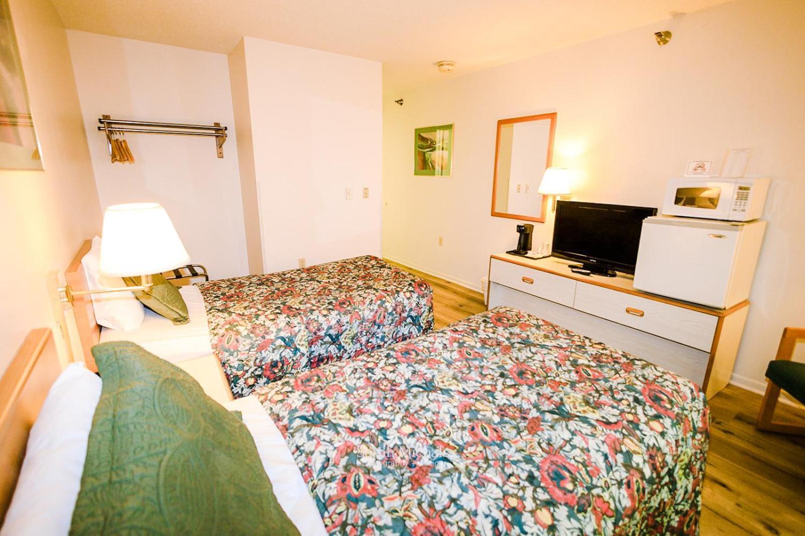 Mountain Host Motor Inn Айрон-Маунтин Номер фото